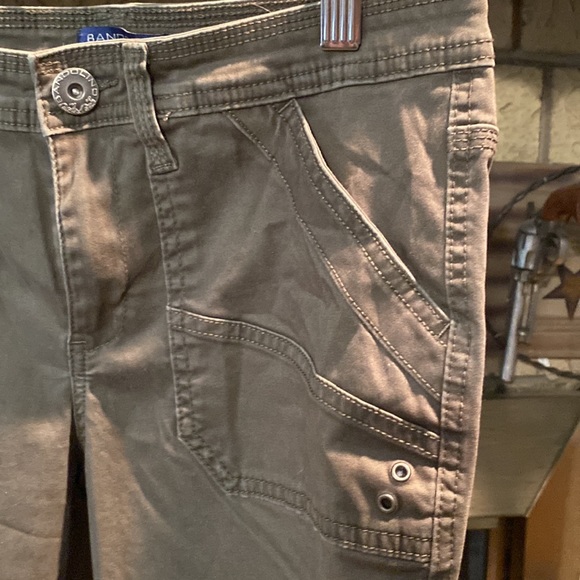 Capris - Picture 2 of 3